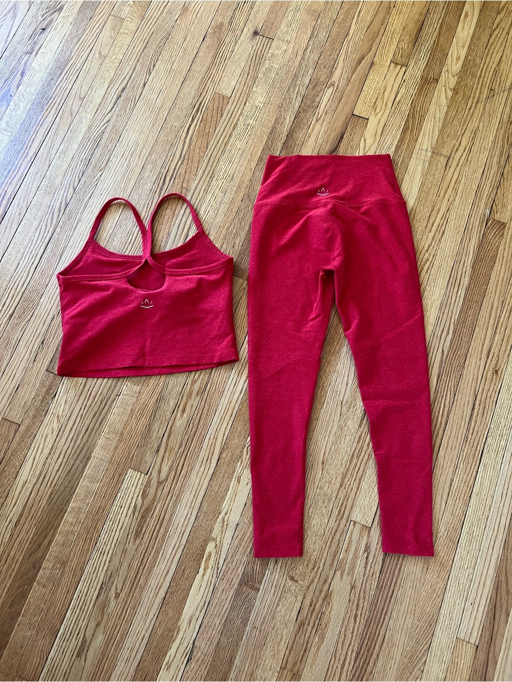 Beyond Yoga RUBY RED Seamless set